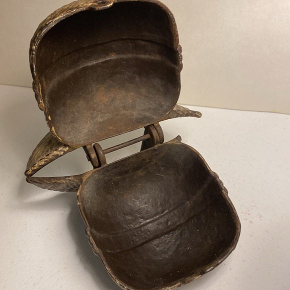 Vintage Cast Iron String Dispenser Holder - Picture 7 of 11